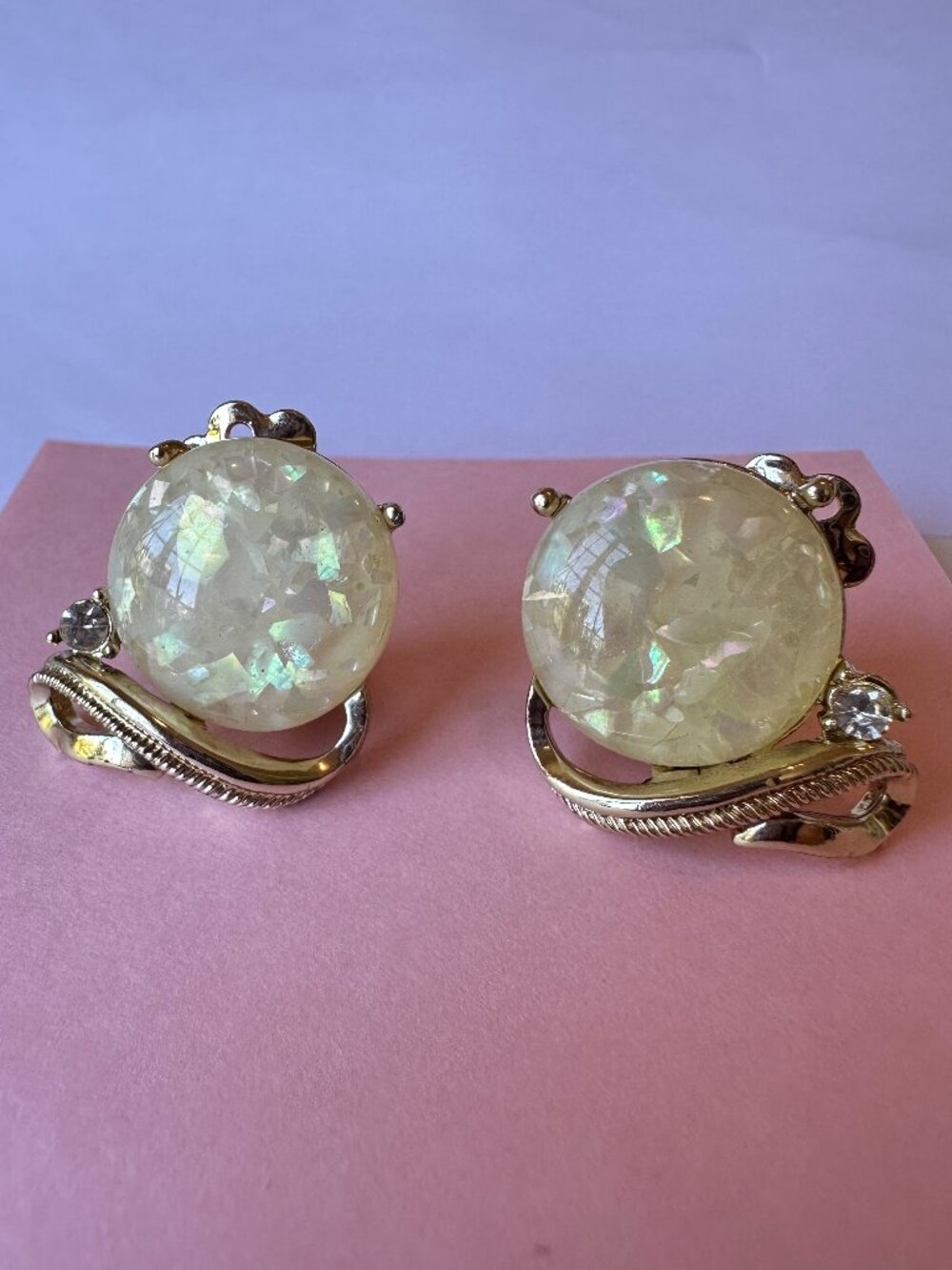 Vintage 1950s Coro Confetti Lucite Clip-On Earrings Iridescent Gold Tone